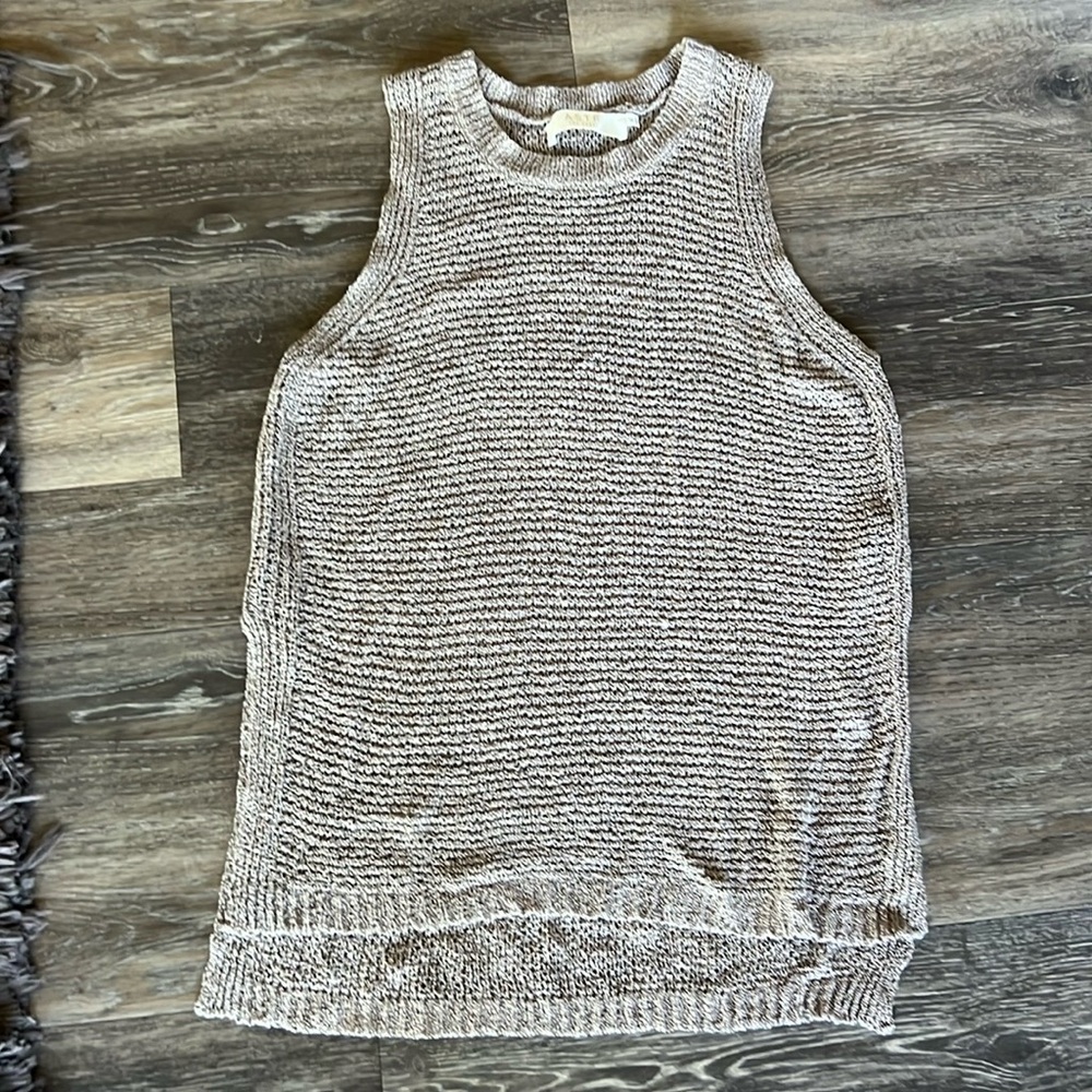 Astr The Label Womens Knit Top Medium W/high side slit Sleeveless Sweater